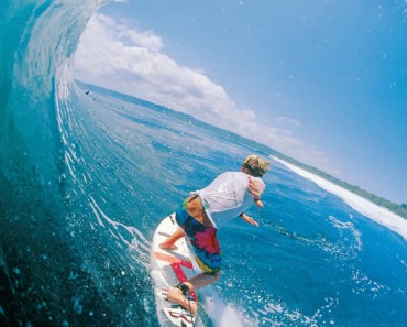 Spot Surfing Terbaik di Indonesia