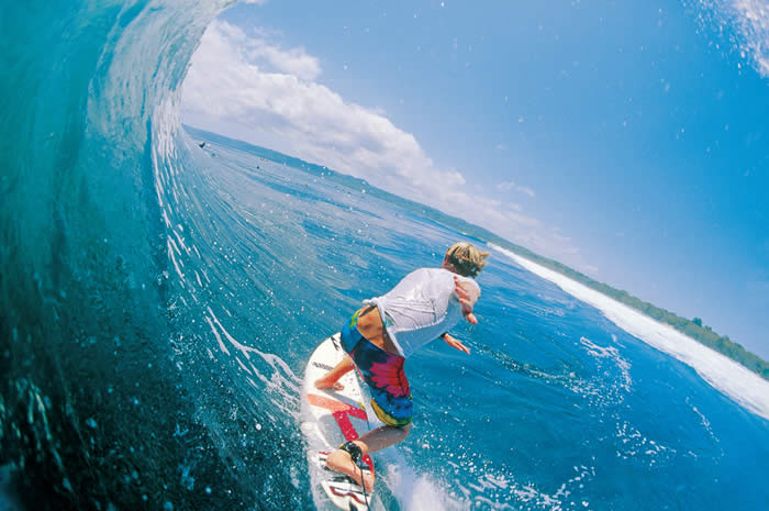 Spot Surfing Terbaik di Indonesia 