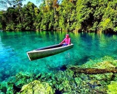Danau Labuan Cermin Lokasi Kalimantan Timur