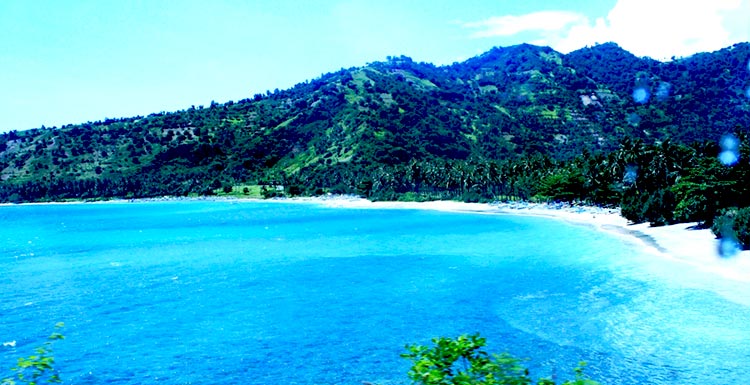 Wisata Pantai Senggigi Di Tanah Lombok, 