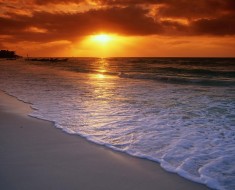 Pesona Sunset di Pantai Anyer
