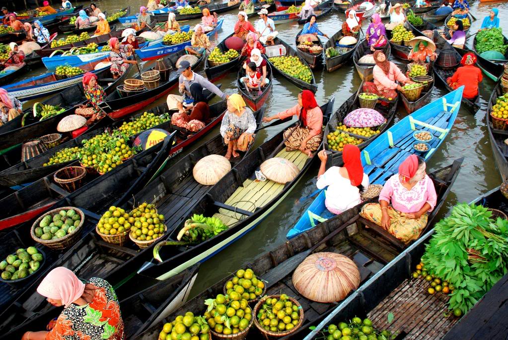 Wisata Belanja di Pasar Terapung Muara Kuin Sungai Barito Kalimantan Selatan