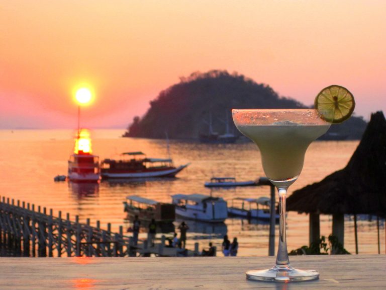 Sunset di Labuan Bajo - Paradise Bar - Indonesia Itu Indah - Pusat