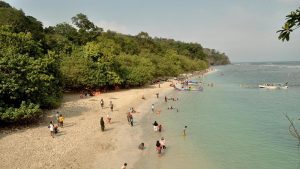 Pantai Pangandaran sumber wikimedia.org